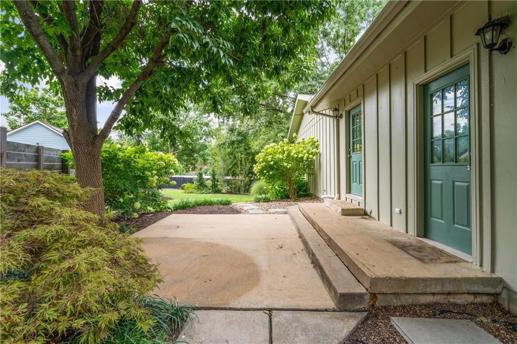 3315 W 98th Street — photo 39