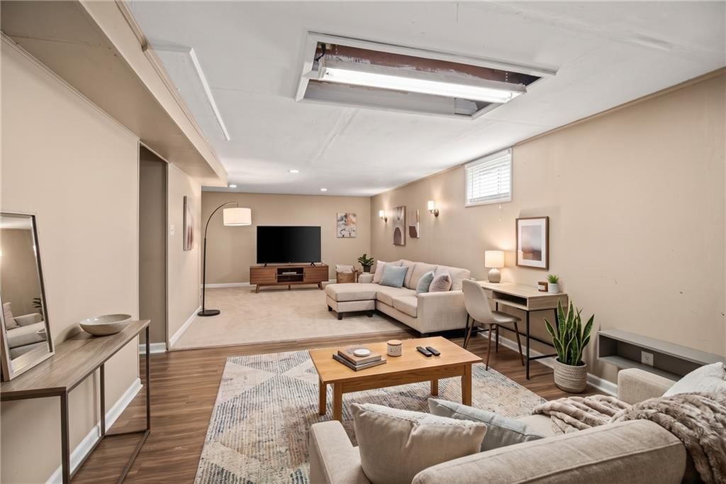 Photo 24 of 31 - 3907 NE Clearbrook Drive, Lee's Summit, MO 64064