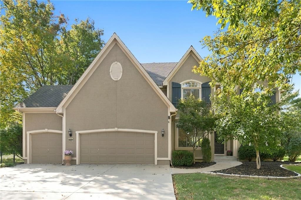 14252 Granada Court, Leawood, KS: listing photo 2