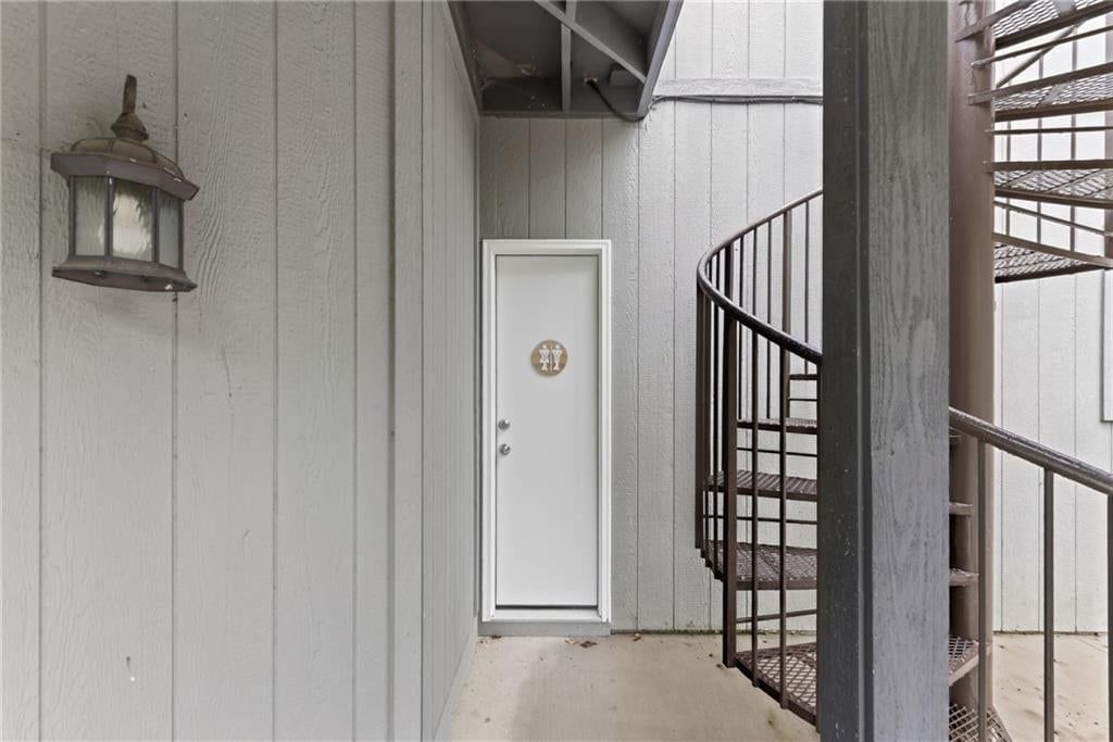 1037 Fox Run Terrace — photo 24