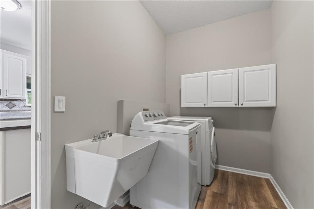 1037 Fox Run Terrace — photo 39