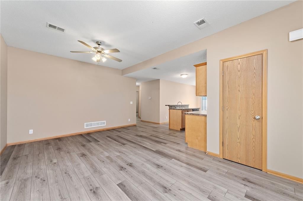 4880 Queen Ridge Avenue — photo 12