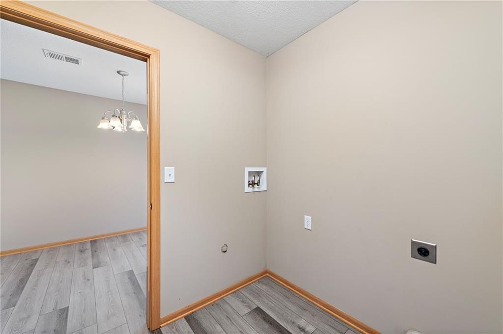 4880 Queen Ridge Avenue — photo 17