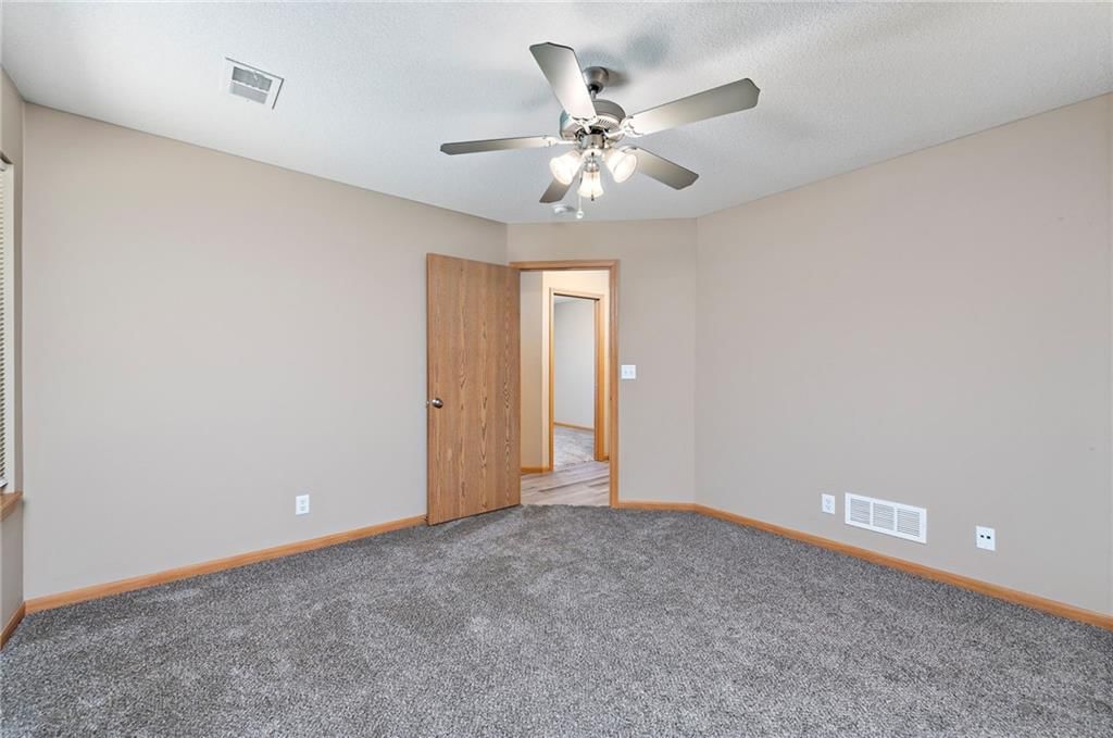4880 Queen Ridge Avenue — photo 18