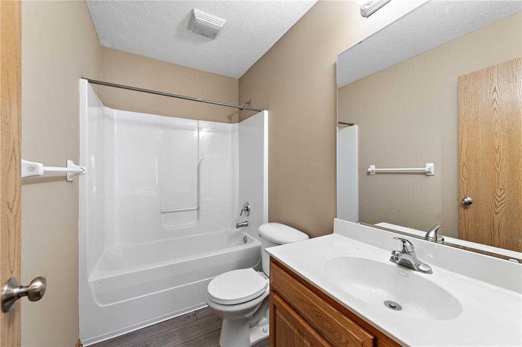 4880 Queen Ridge Avenue — photo 19