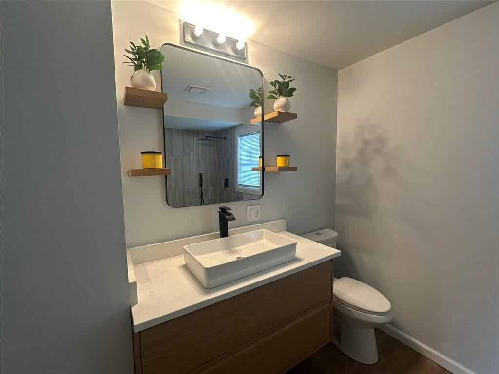 107 E 15th Street — photo 5