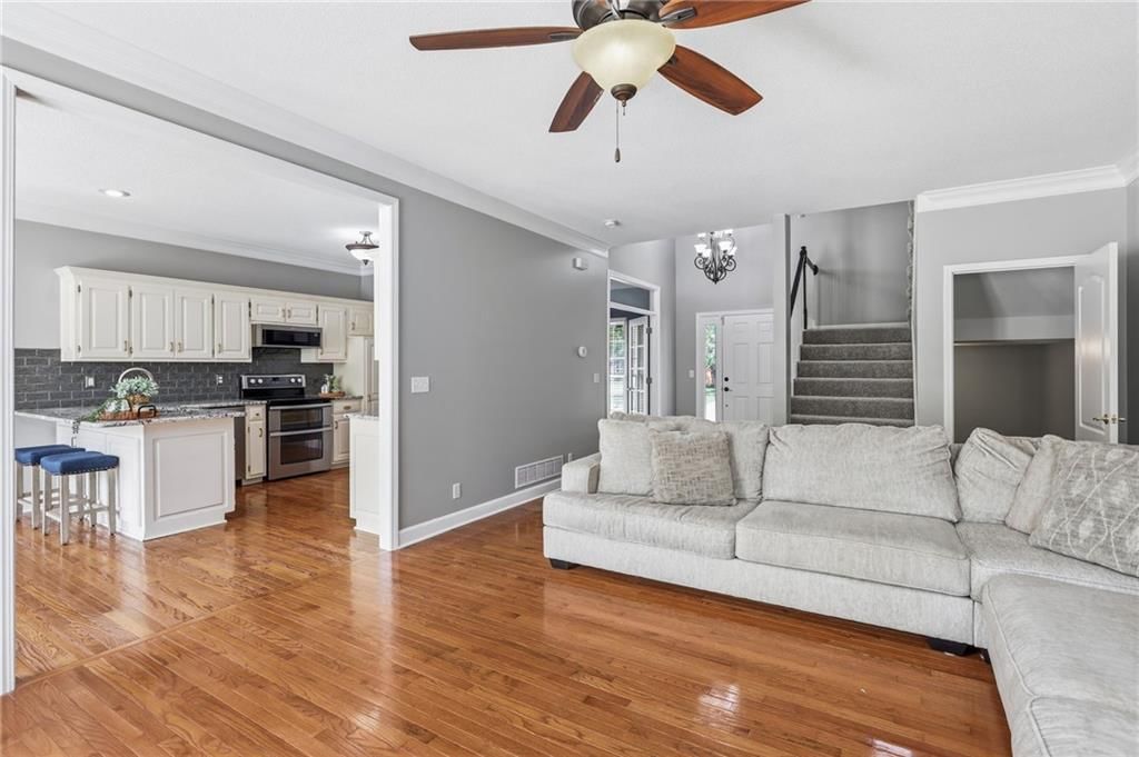 16339 S Avalon Street — photo 10