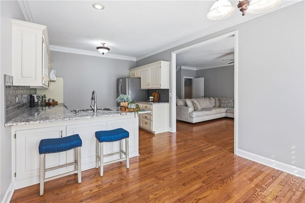 16339 S Avalon Street — photo 11