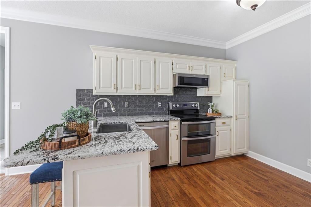 16339 S Avalon Street — photo 13