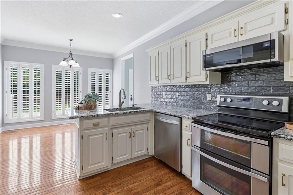 16339 S Avalon Street — photo 14