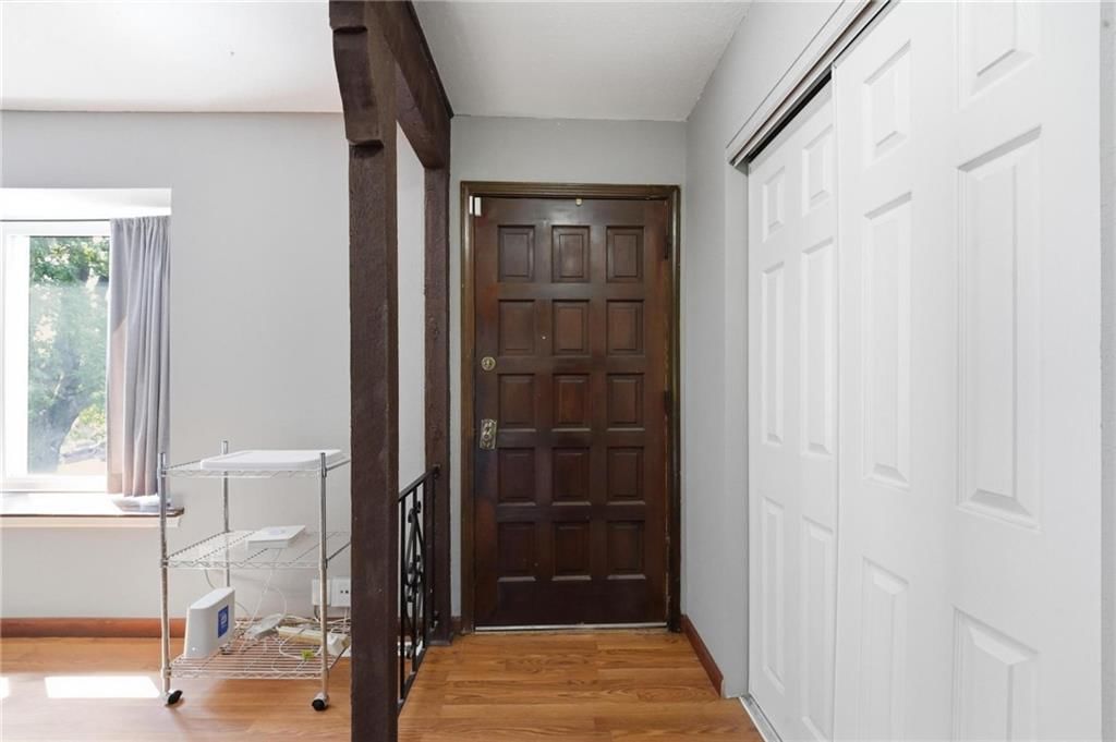 4913 NW Downing Street, Blue Springs, MO: listing photo 2