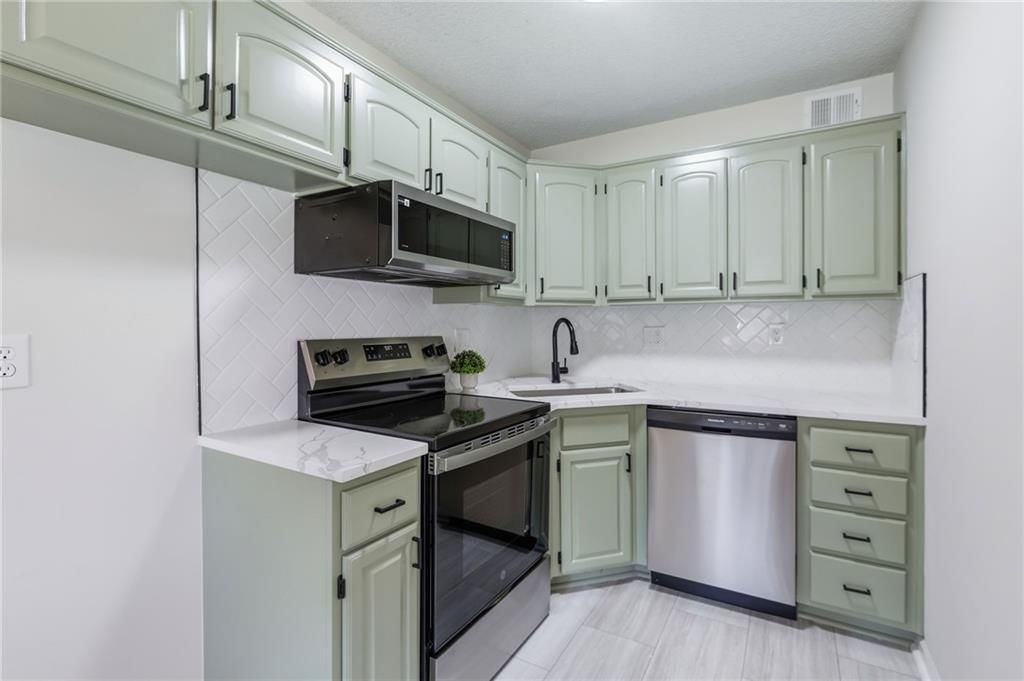 607 N Chestnut Street — photo 11