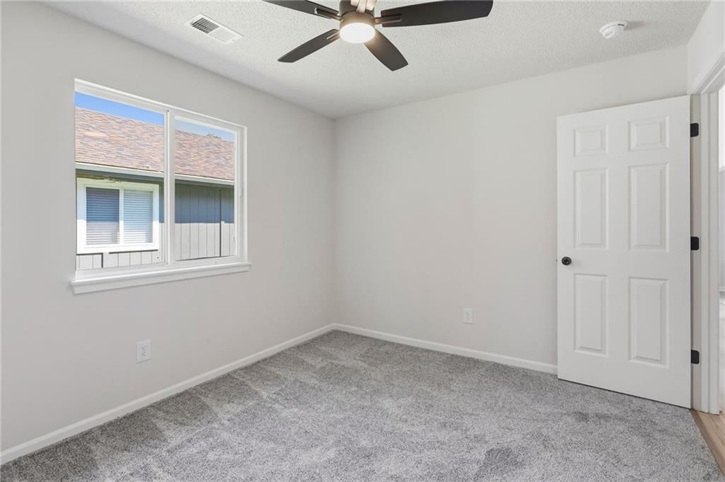 607 N Chestnut Street — photo 14