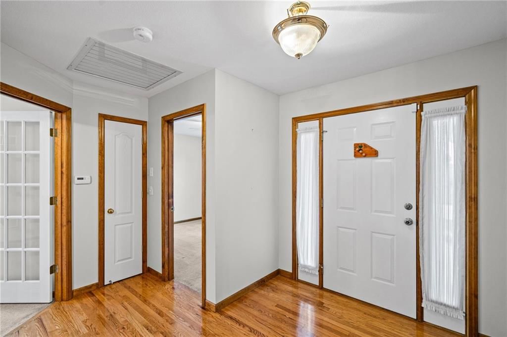 Photo 4 of 38 - 1802 Meadowlark Court, Raymore, MO 64083