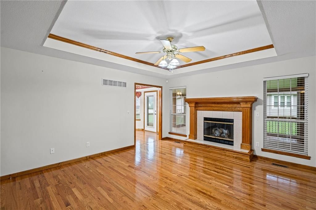 Photo 5 of 38, 1802 Meadowlark Court, Raymore, MO 64083