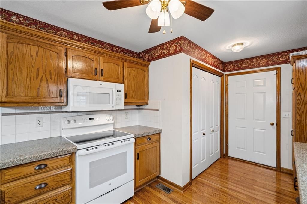 Photo 10 of 38, 1802 Meadowlark Court, Raymore, MO 64083