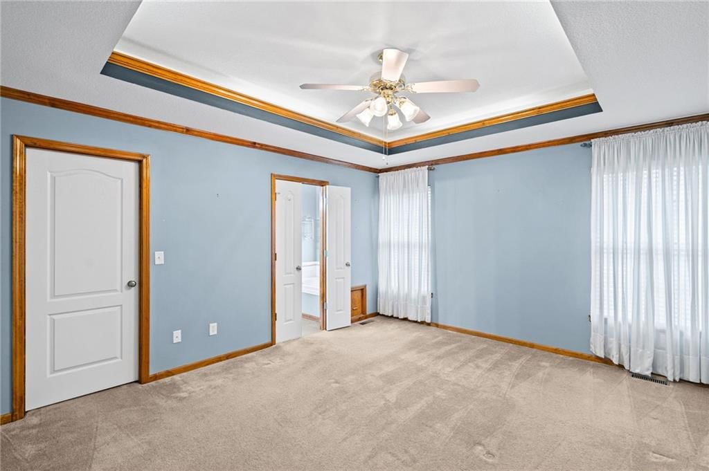 Photo 13 of 38, 1802 Meadowlark Court, Raymore, MO 64083