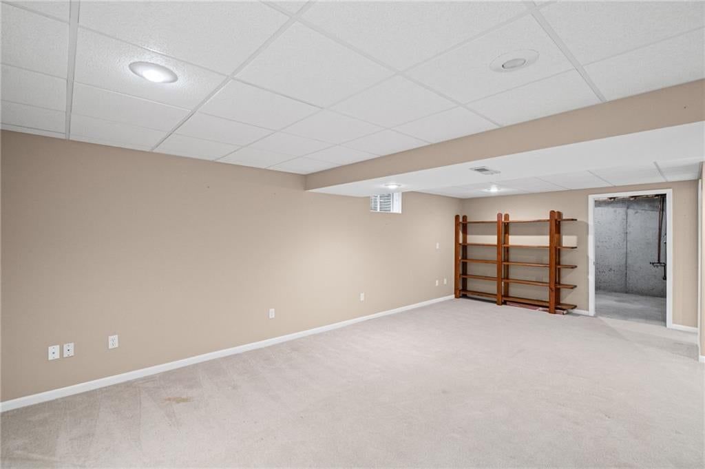 Photo 26 of 38 - 1802 Meadowlark Court, Raymore, MO 64083