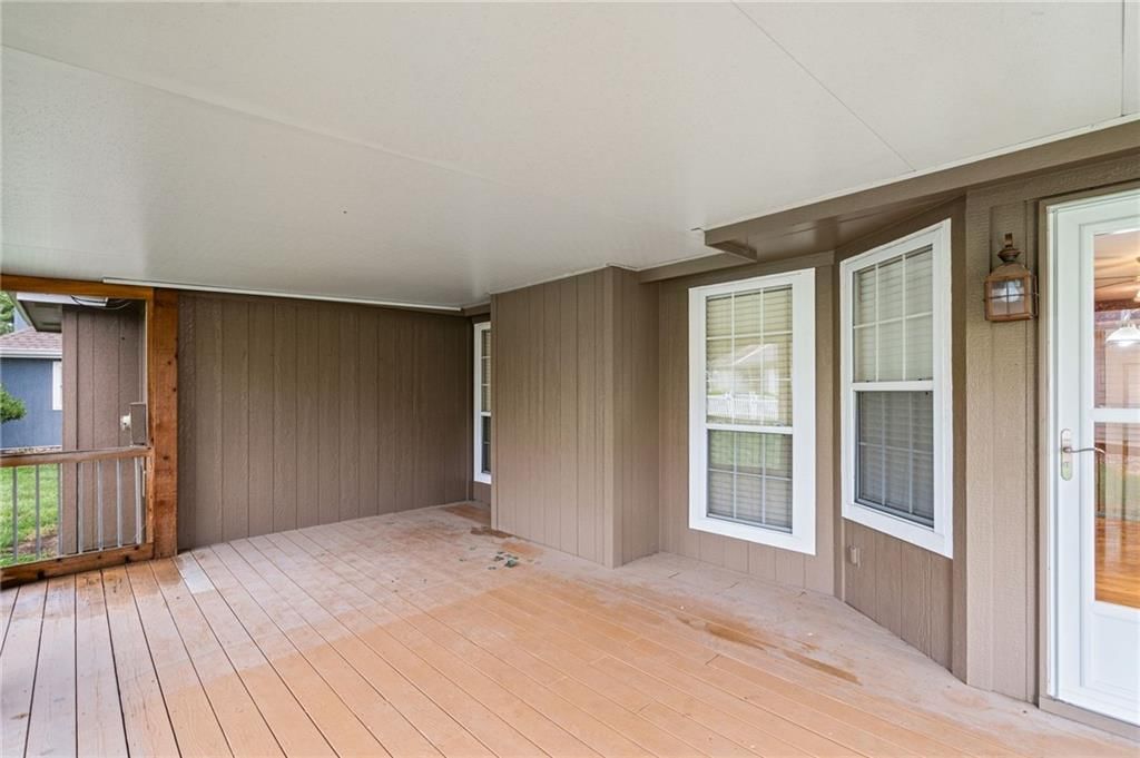 Photo 32 of 38 - 1802 Meadowlark Court, Raymore, MO 64083