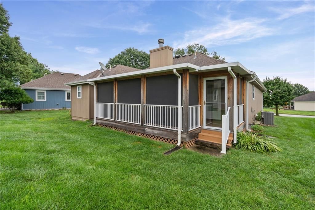 Photo 34 of 38, 1802 Meadowlark Court, Raymore, MO 64083