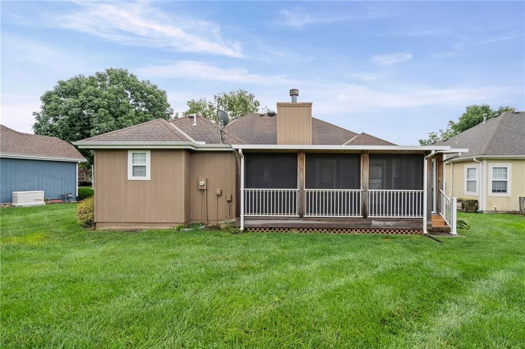 Photo 35 of 38 - 1802 Meadowlark Court, Raymore, MO 64083