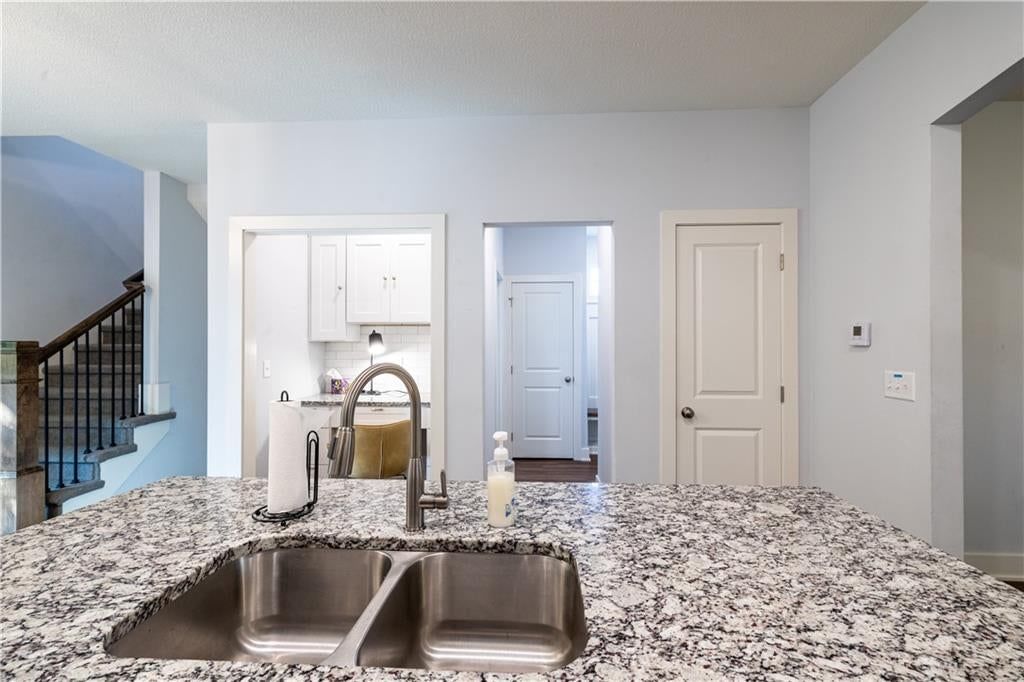 2202 N Woodsbury Road — photo 10