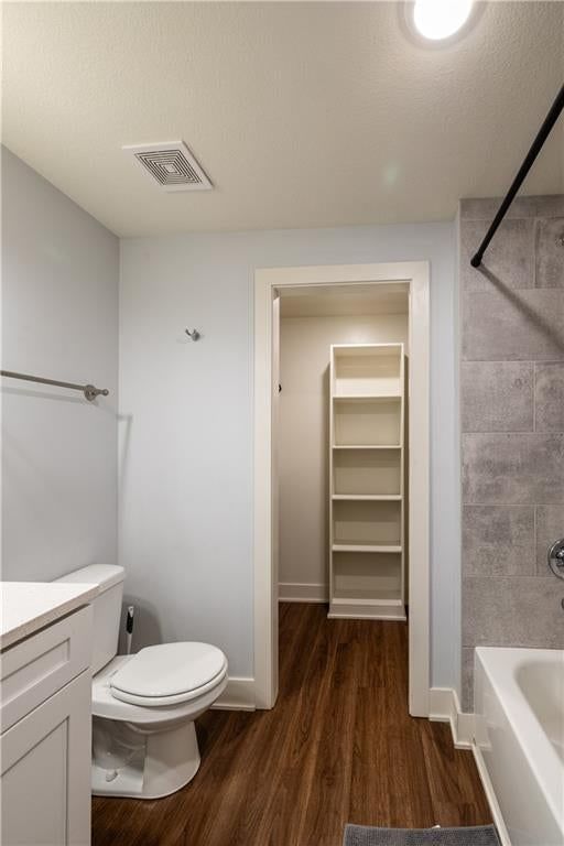 2202 N Woodsbury Road — photo 28