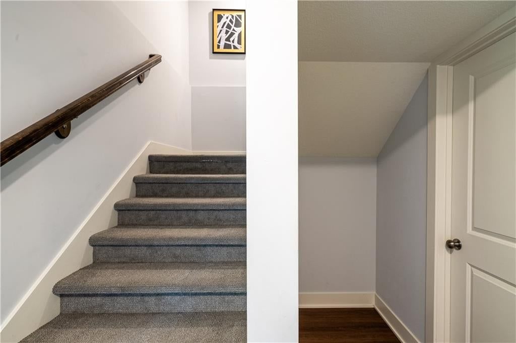 2202 N Woodsbury Road — photo 33
