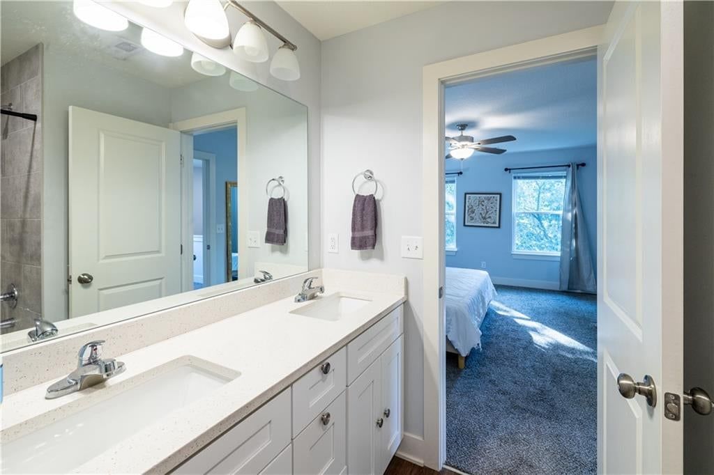 2202 N Woodsbury Road — photo 43