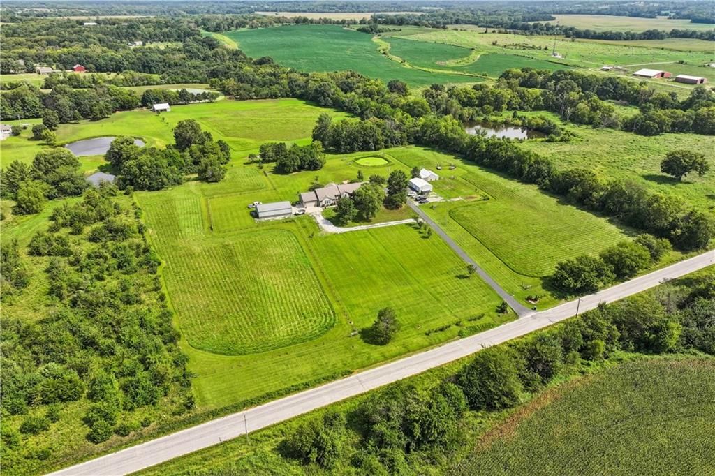 Photo 11 of 88 - 14608 E 263rd Street, Harrisonville, MO 64701