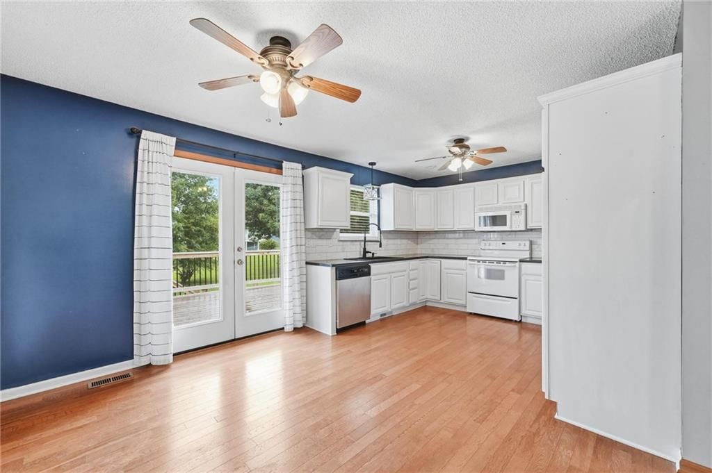 1403 Glenda Terrace — photo 9