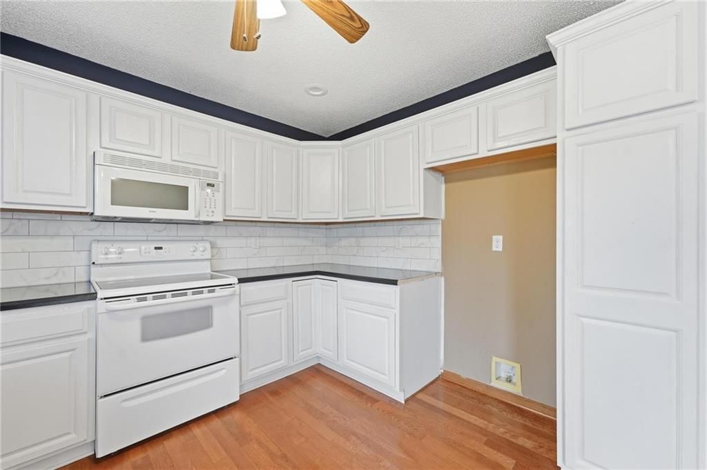 1403 Glenda Terrace — photo 13