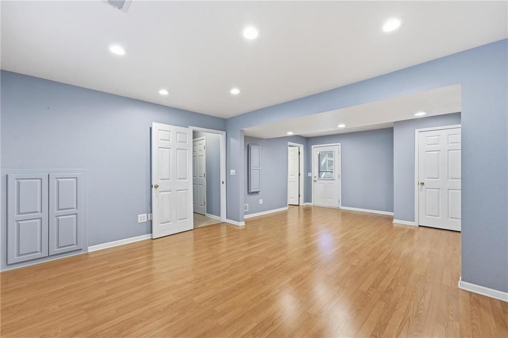 1403 Glenda Terrace — photo 25