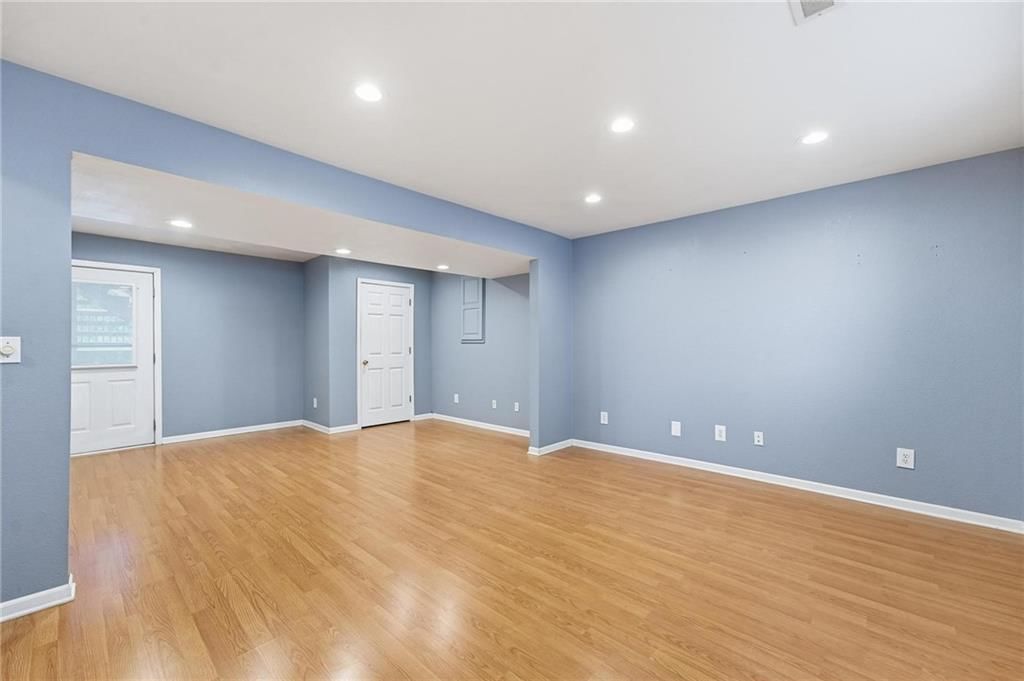 1403 Glenda Terrace — photo 26
