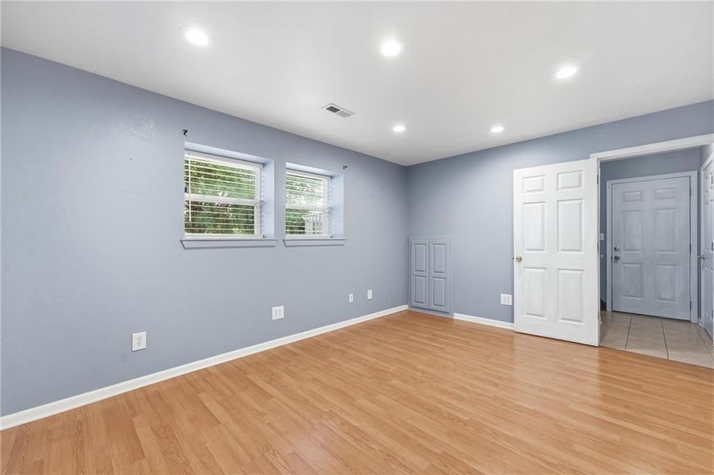1403 Glenda Terrace — photo 27