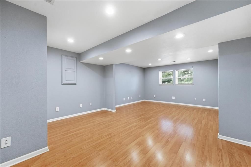 1403 Glenda Terrace — photo 29