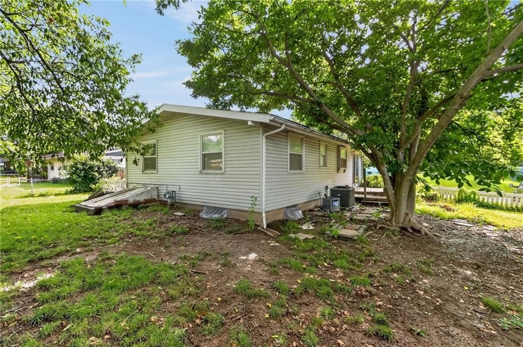 5902 N Garfield Avenue — photo 9