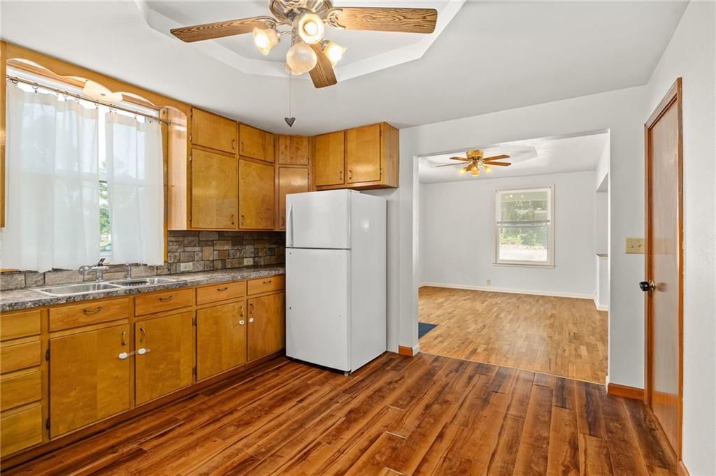 302 N Chestnut Street — photo 11
