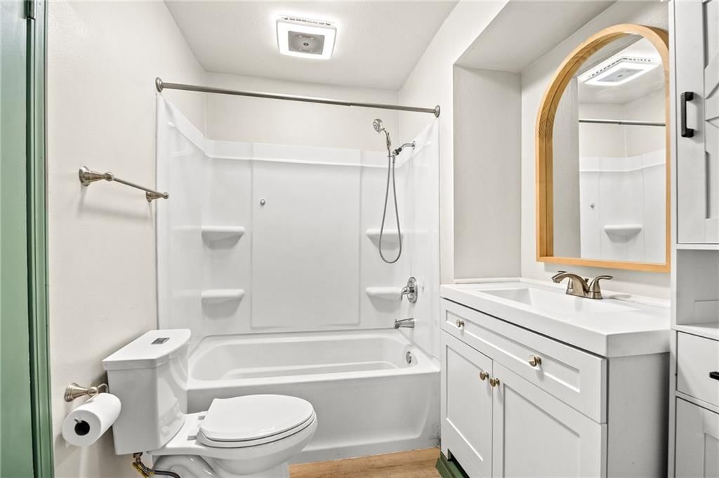 302 N Chestnut Street — photo 17