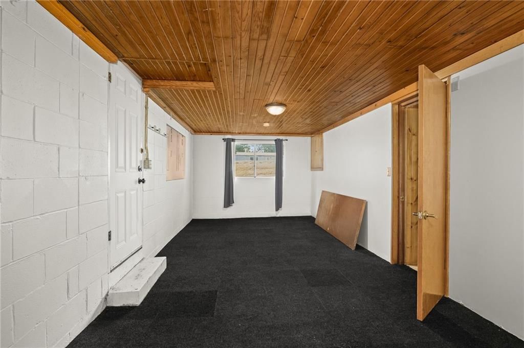 302 N Chestnut Street — photo 26