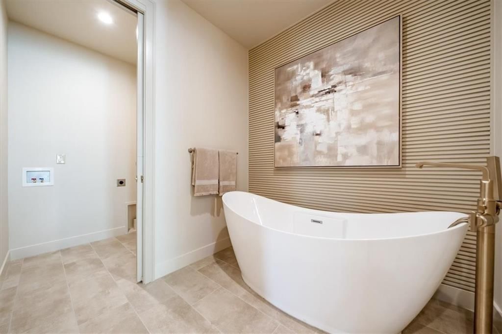 Photo 14 of 42, 5024 W 72nd Street, Prairie Village, KS 66208
