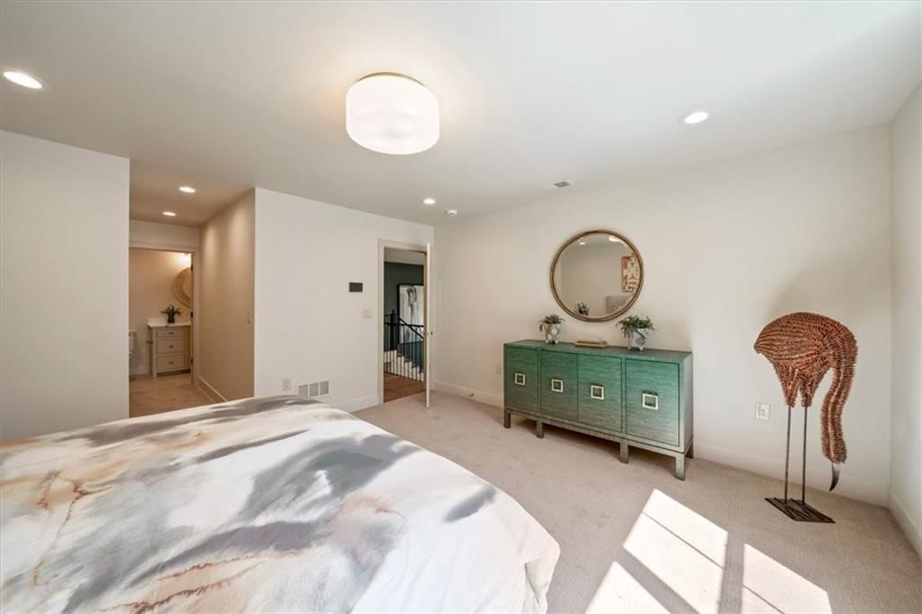 Photo 20 of 42 - 5024 W 72nd Street, Prairie Village, KS 66208