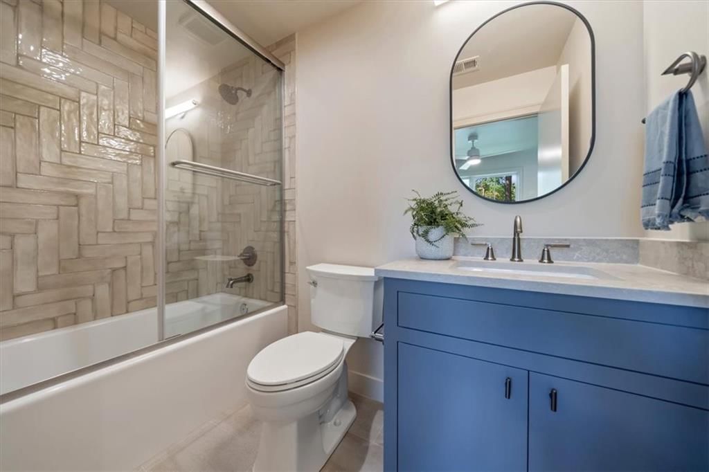 Photo 25 of 42 - 5024 W 72nd Street, Prairie Village, KS 66208