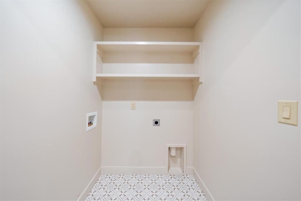 Photo 26 of 42 - 5024 W 72nd Street, Prairie Village, KS 66208