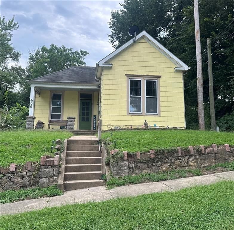 406 W Poulin Street — photo 1