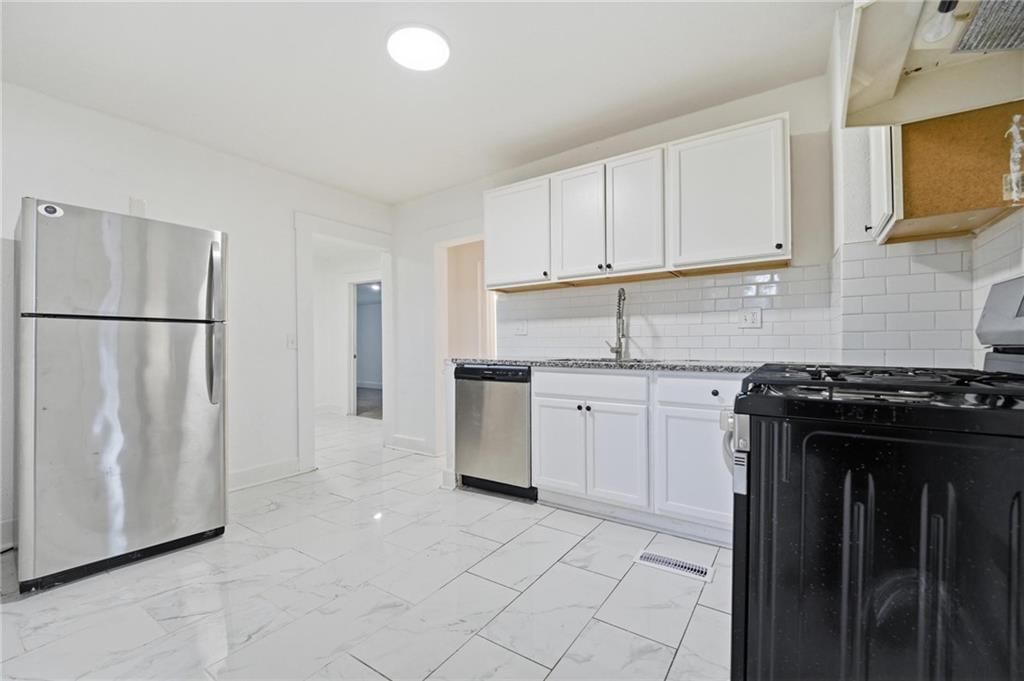 8412 Flora Avenue — photo 14