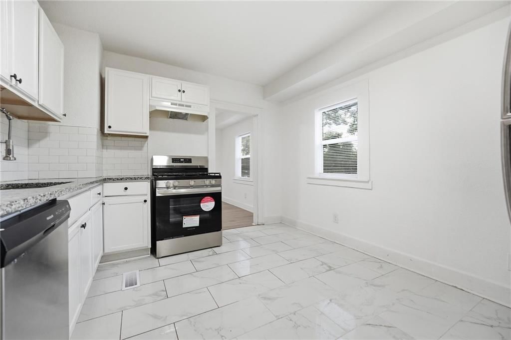 8412 Flora Avenue — photo 16