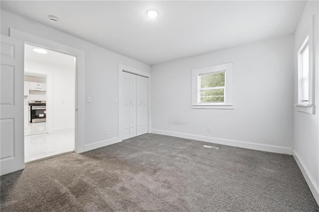 8412 Flora Avenue — photo 22