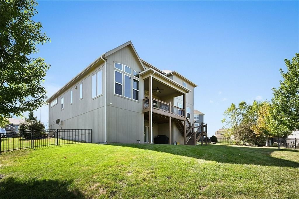 221 SW Roosevelt Ridge — photo 3