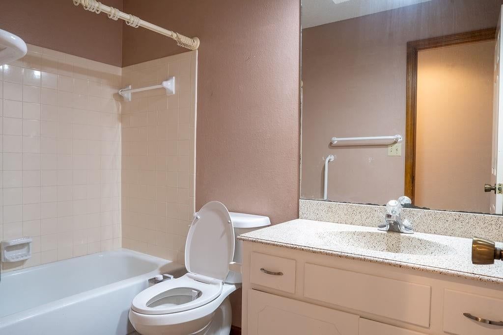 8316 N Virginia Avenue — photo 17